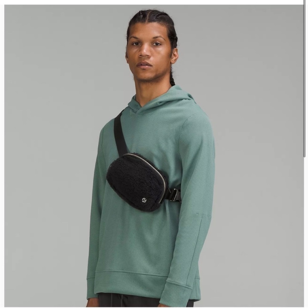 Everywhere Fleece Belt Bag